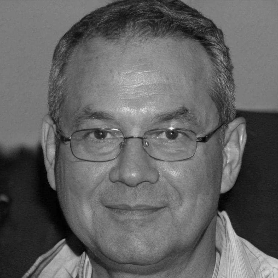 Dr. Michael Weber, Senior Finanzanalyst